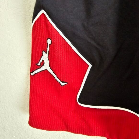 Air Jordan 1 3 4 Diamond Shorts Bred Bulls Women's M Black Red DZ3352-010 New - Picture 5 of 13